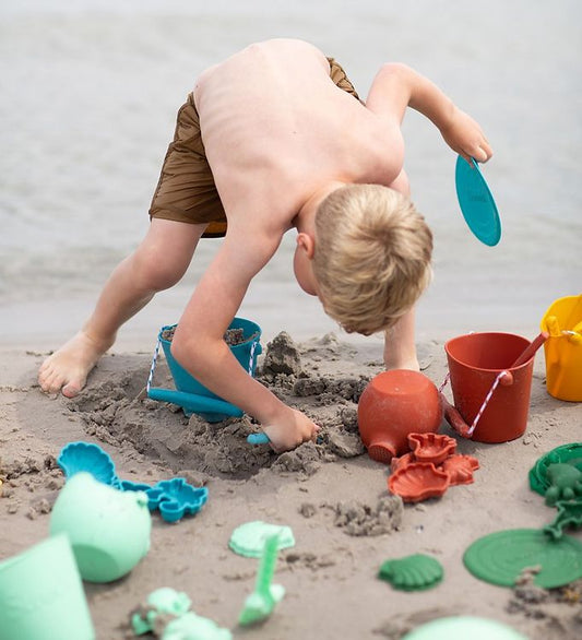 Scrunch Sand Moulds - Strawberry Red