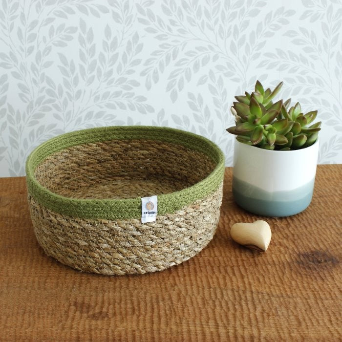 ReSpiin Shallow Seagrass & Jute Medium Basket - Natural/Green